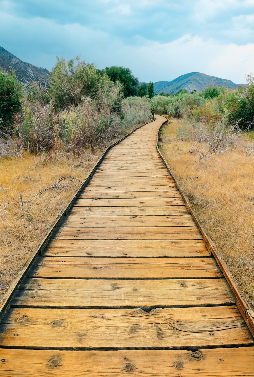 alt=“wooden-walkway-utah”