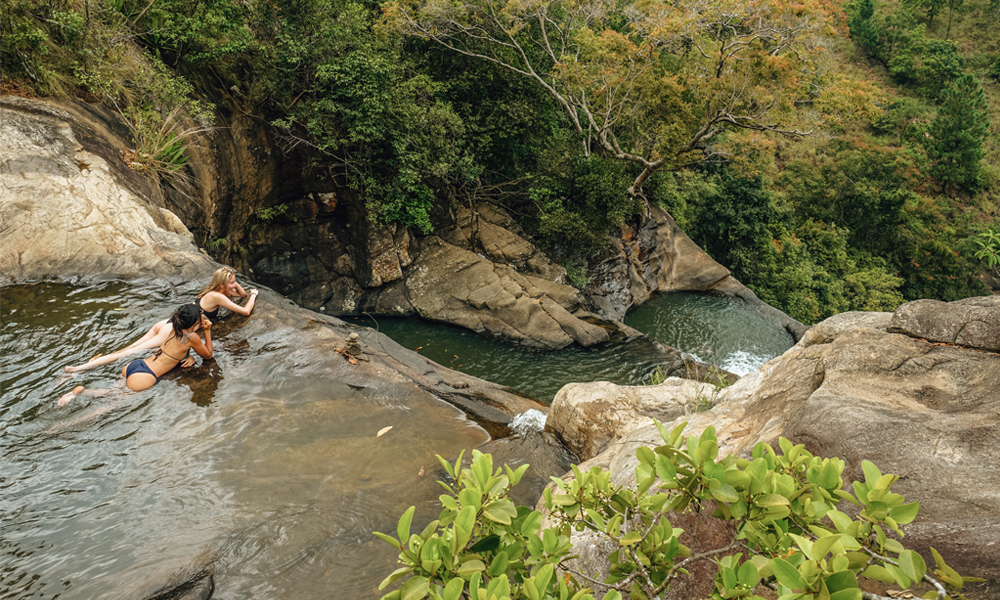 alt=“diyaluma-falls-waterfall-pools”