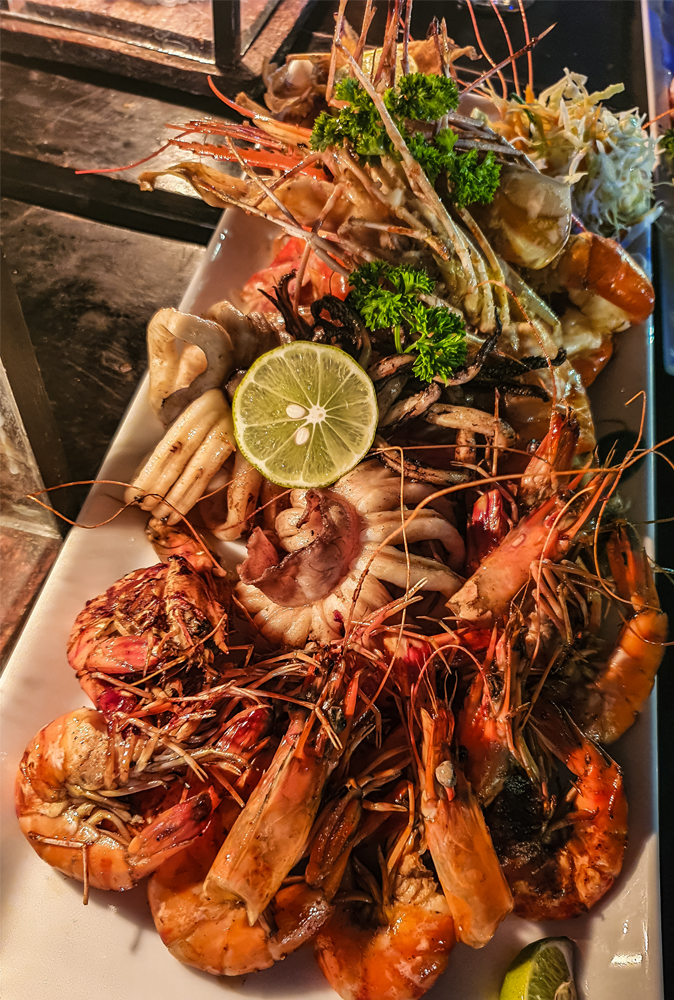 alt=“seafood-platter-mirissa”