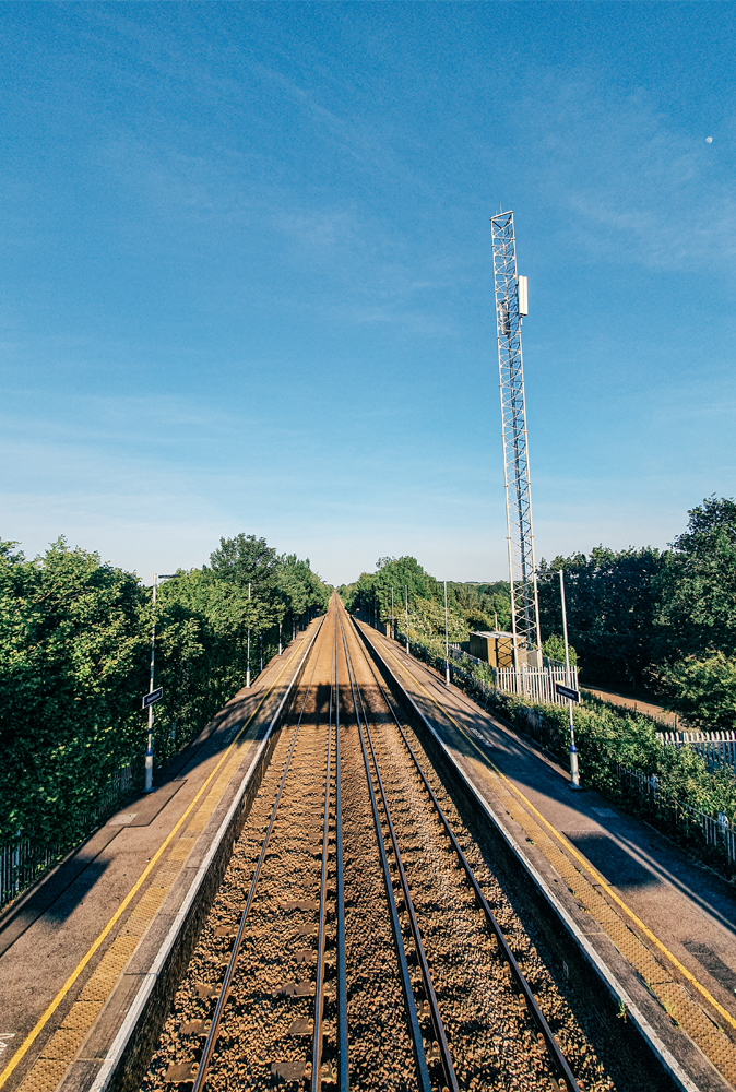 alt=“bekesbourne-station-tracks”