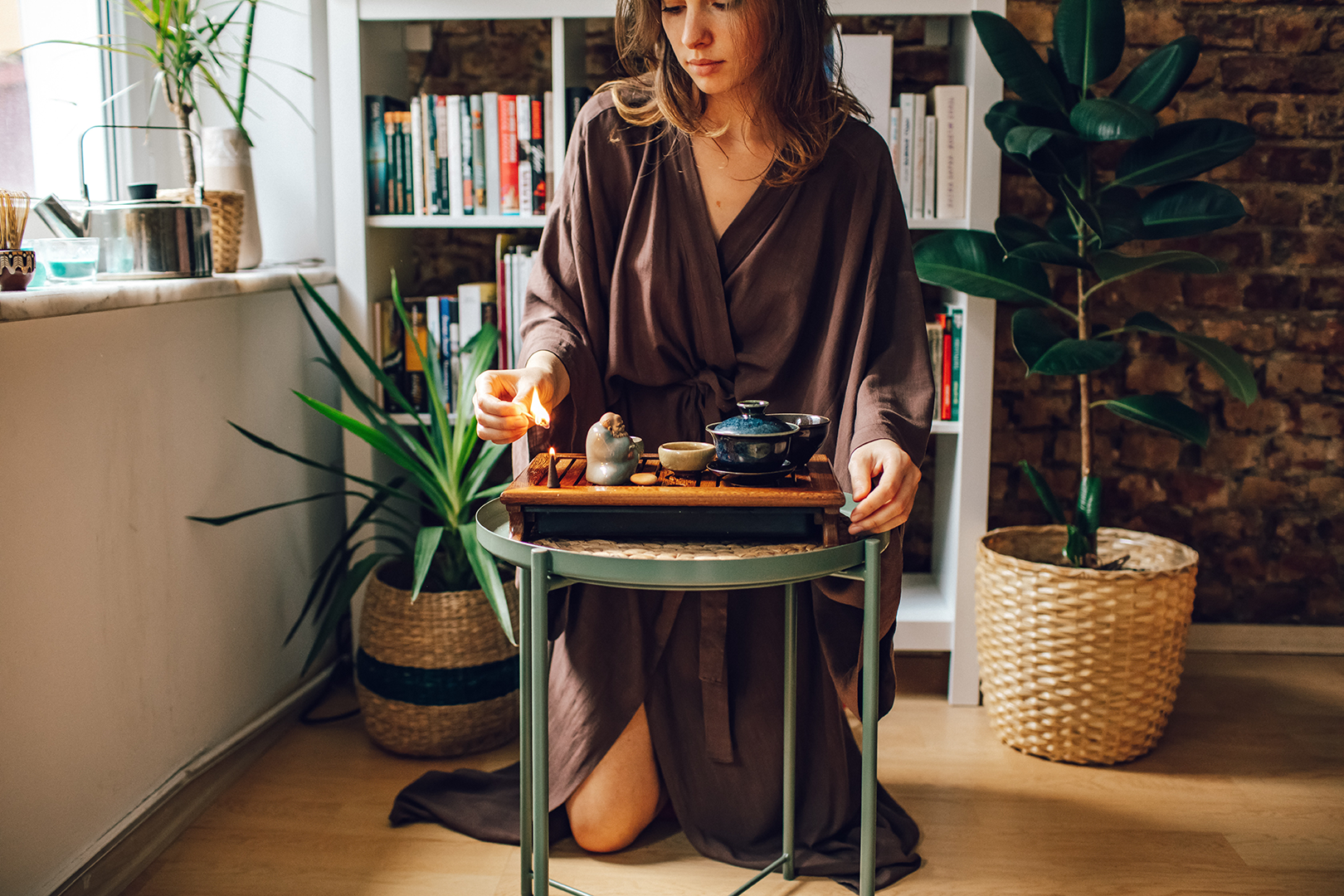 woman-lighting-candles